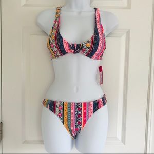 ☀️  Beautiful Multi-Patterened Bikini 👙